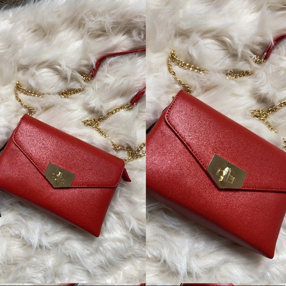 GOLD CHAIN PURSE